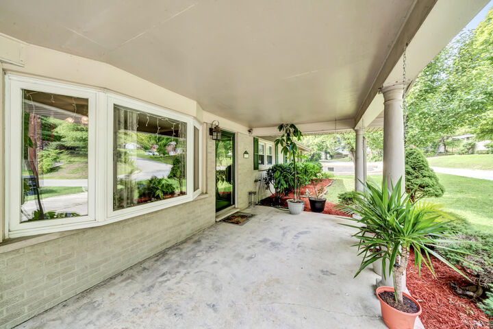 Property Photo:  556 W Sun Street  KY 40351 