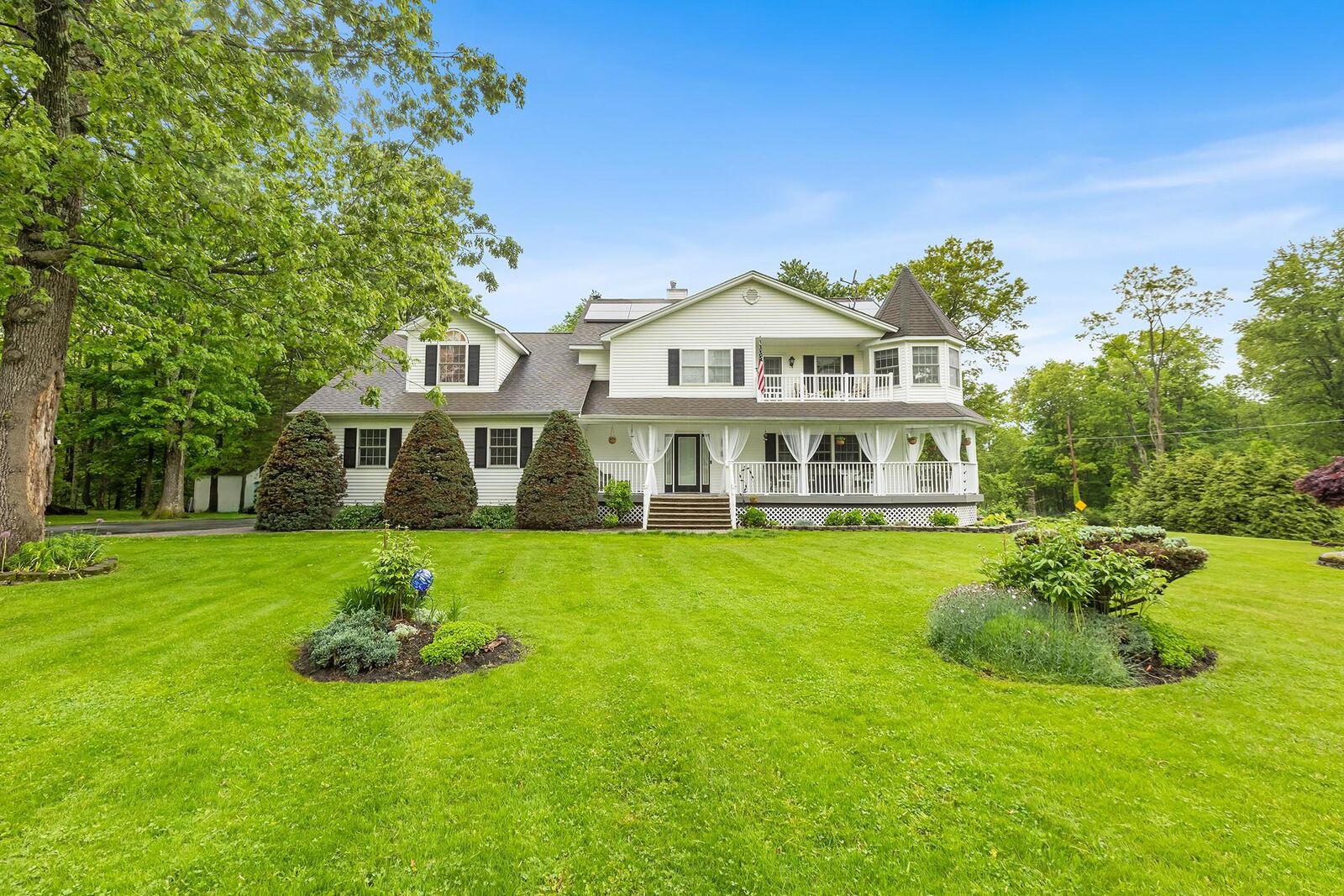 Property Photo: 6 Sloan Court NY 12589