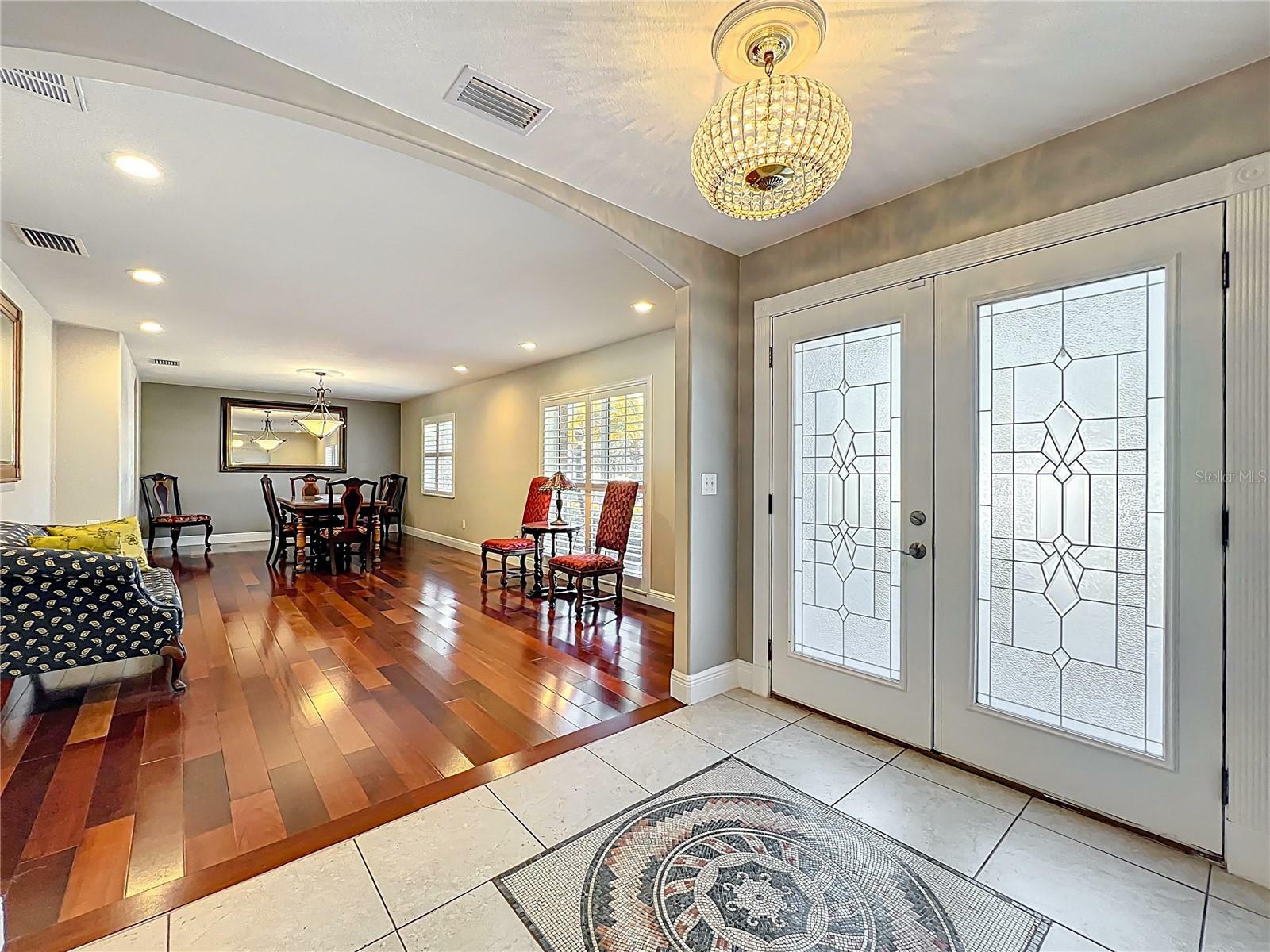 Property Photo: 5127 Leeward Way FL 32809