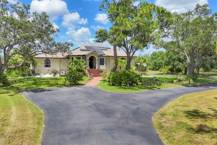 Property Photo: 6242 Tropicaire Boulevard FL 34291
