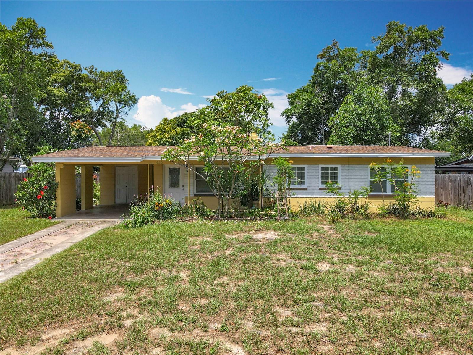 Property Photo: 920 Gloriosa Avenue FL 32789