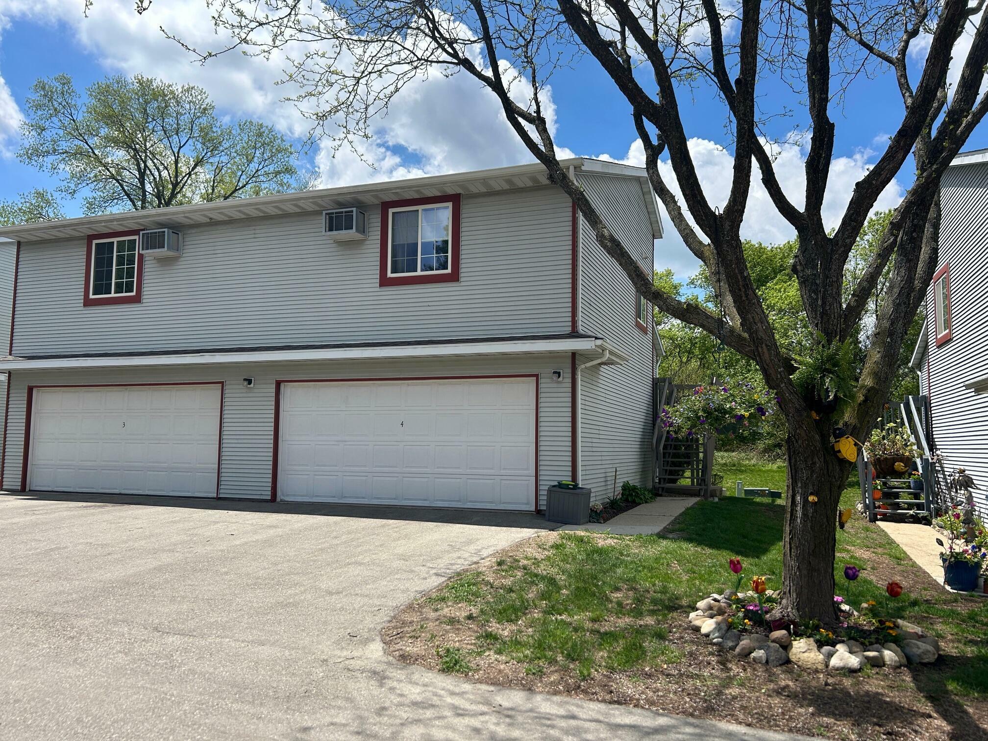 Property Photo: 549 Slinger Rd K-4 WI 53086
