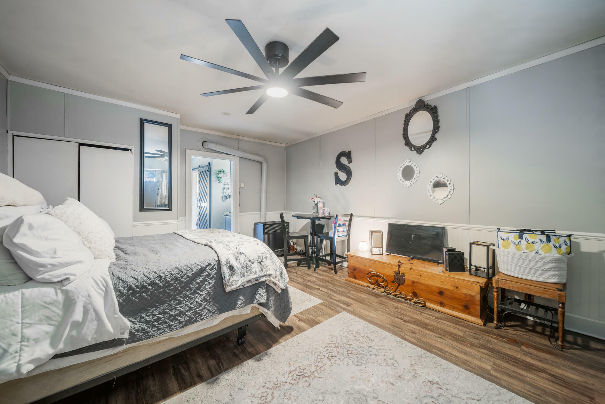 Property Photo: 1421 Erie Ave 1423 WI 53081