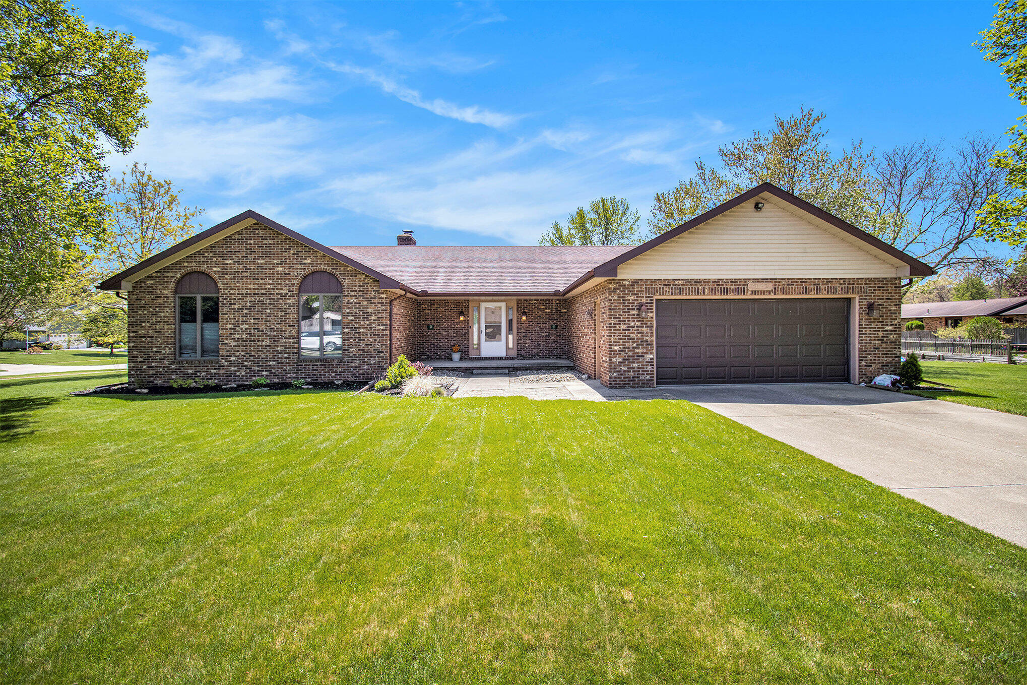 Property Photo: 1802 Williamsburg Drive MI 49127