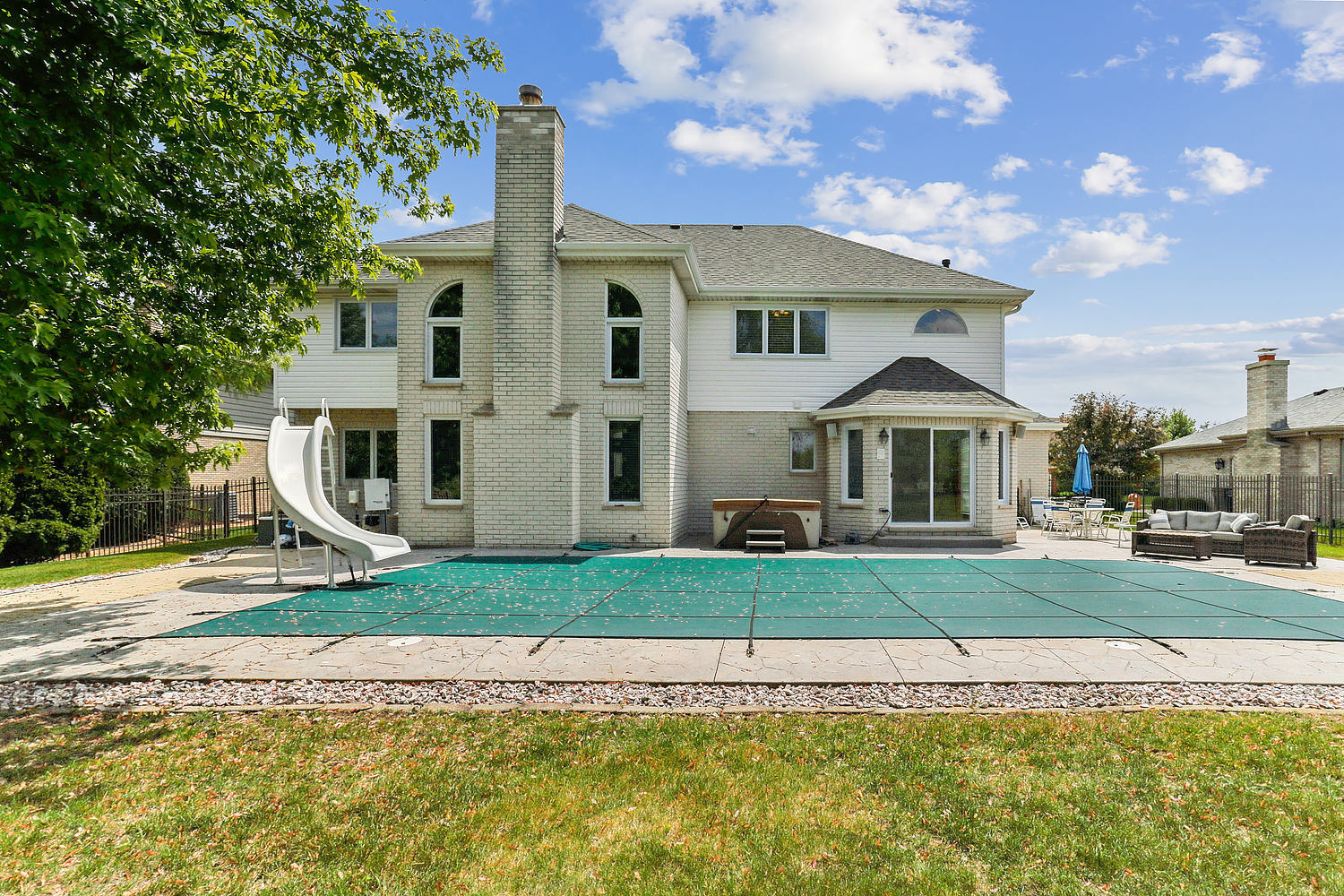 Property Photo: 11048 Saratoga Drive IL 60467