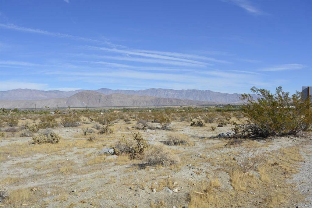 Property Photo: 2490 Hoberg Rd CA 92004