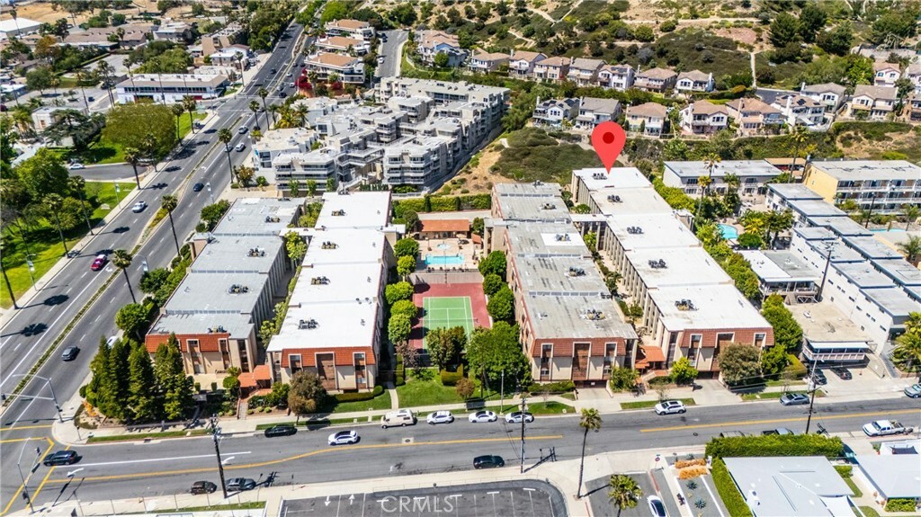 Property Photo: 2101 E 21st Street 310 CA 90755
