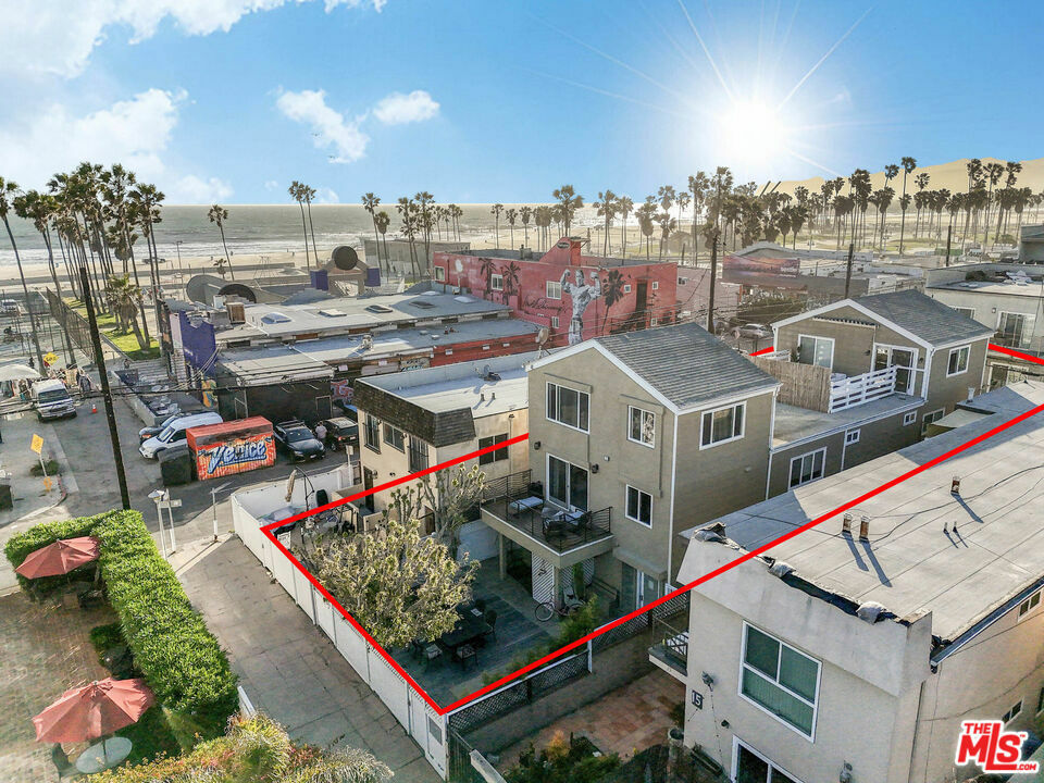 11 19th Avenue  Venice CA 90291 photo