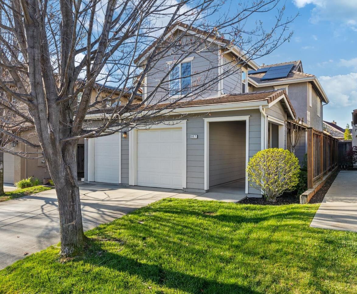 Property Photo:  947 Campfire Circle  CA 95765 