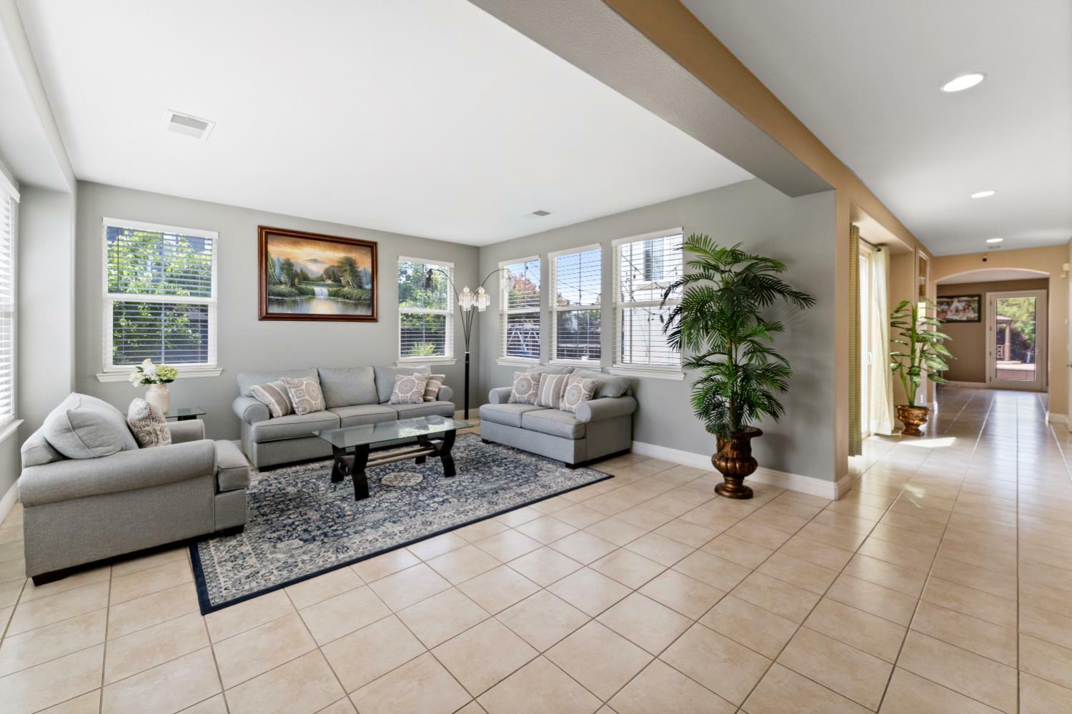 Property Photo: 316 Rushford Court CA 95747