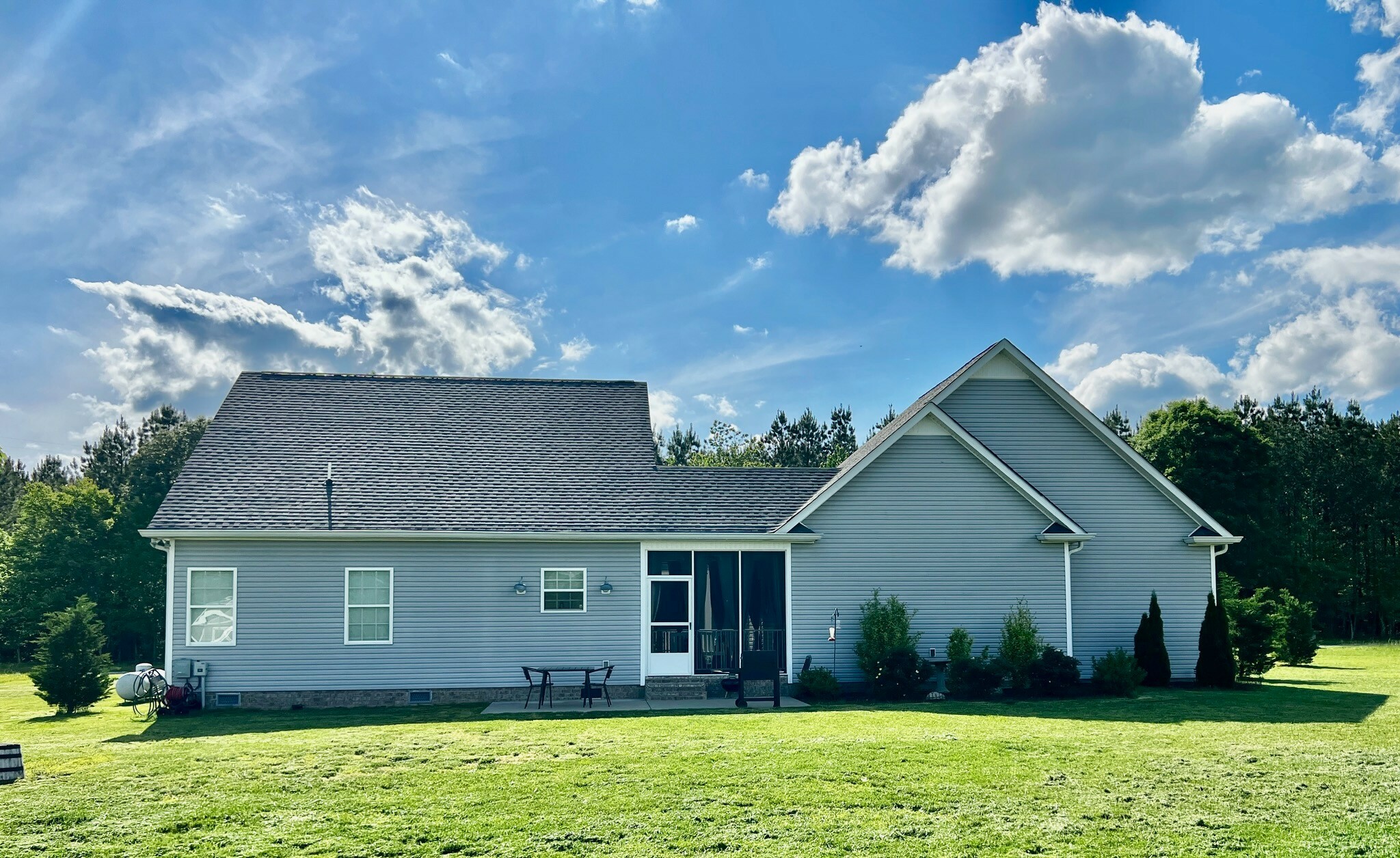 Property Photo: 401 Hancock Ln TN 37388