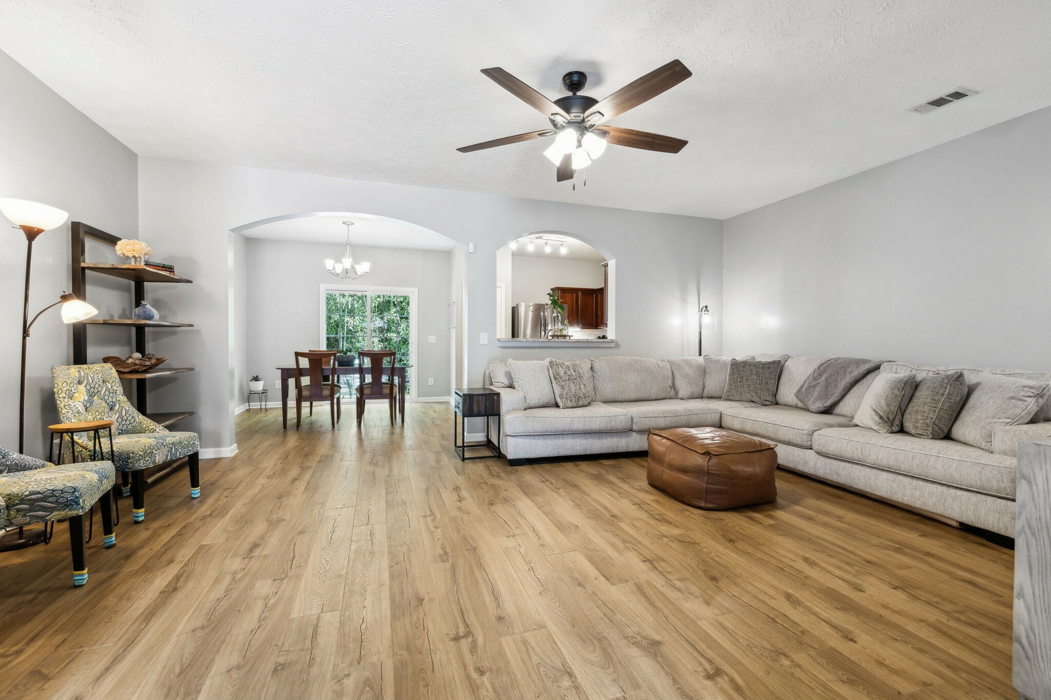 Property Photo: 1346 Crown Point Pl TN 37211