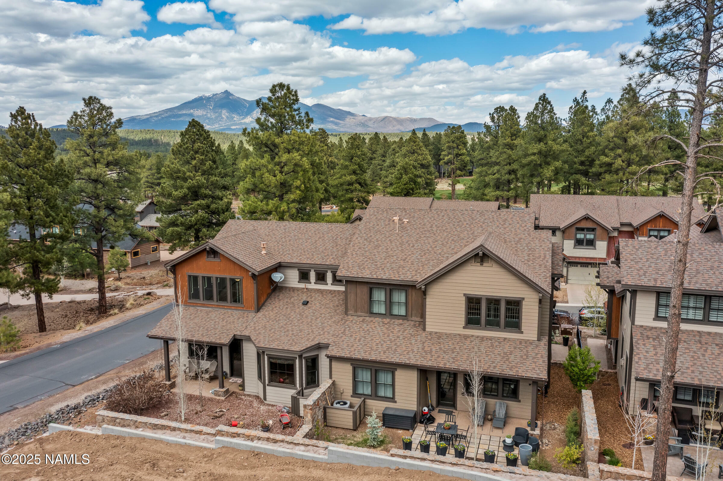 Property Photo: 4445 W Arabian Trail AZ 86005
