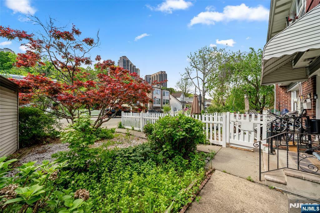 Property Photo: 7 Edgewater Place NJ 07020