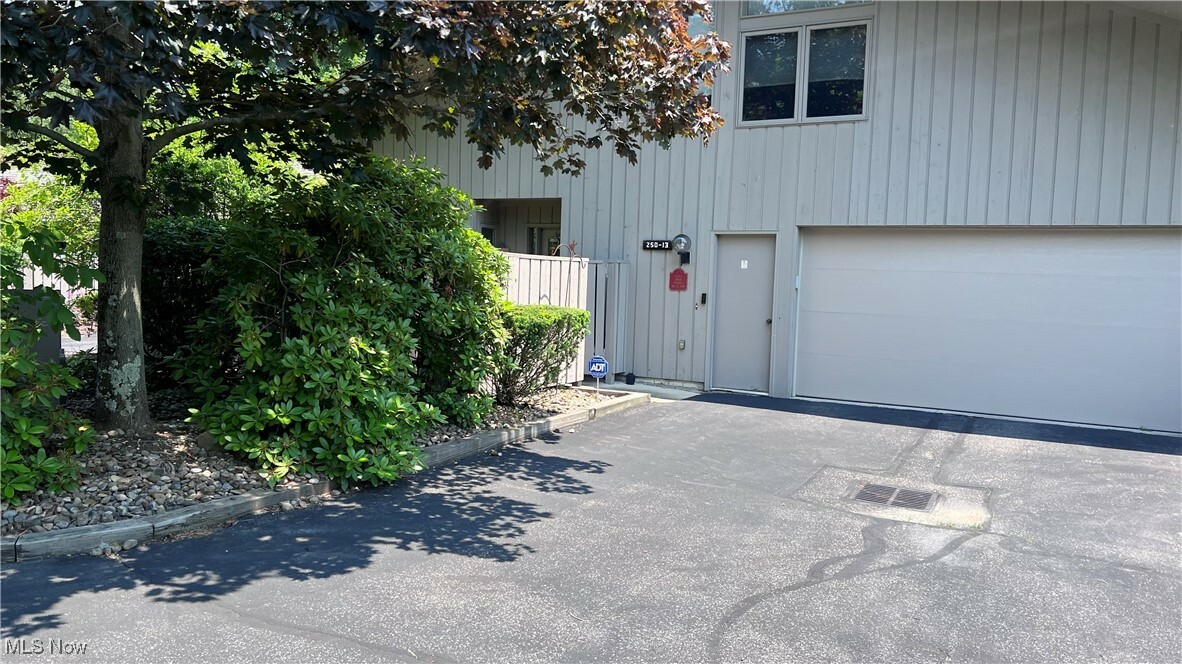 Property Photo: 250 Laurel Circle 13 OH 44202