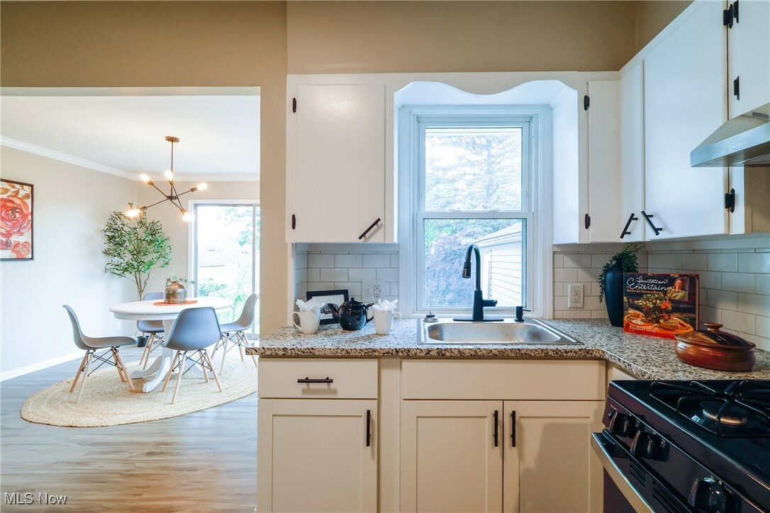 Property Photo: 1620 Evergreen Avenue OH 44301