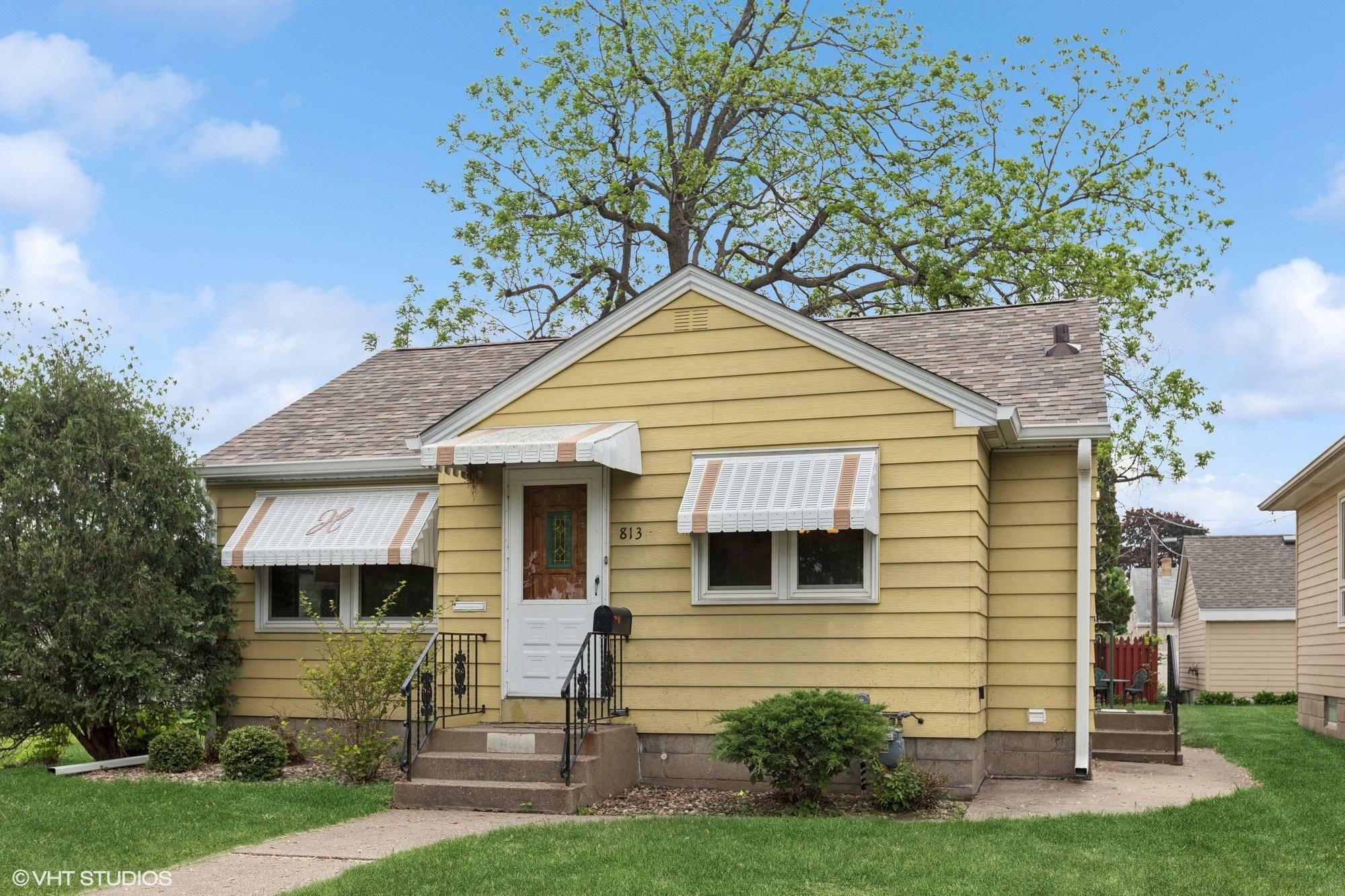 Property Photo: 813 4th Avenue S MN 55075