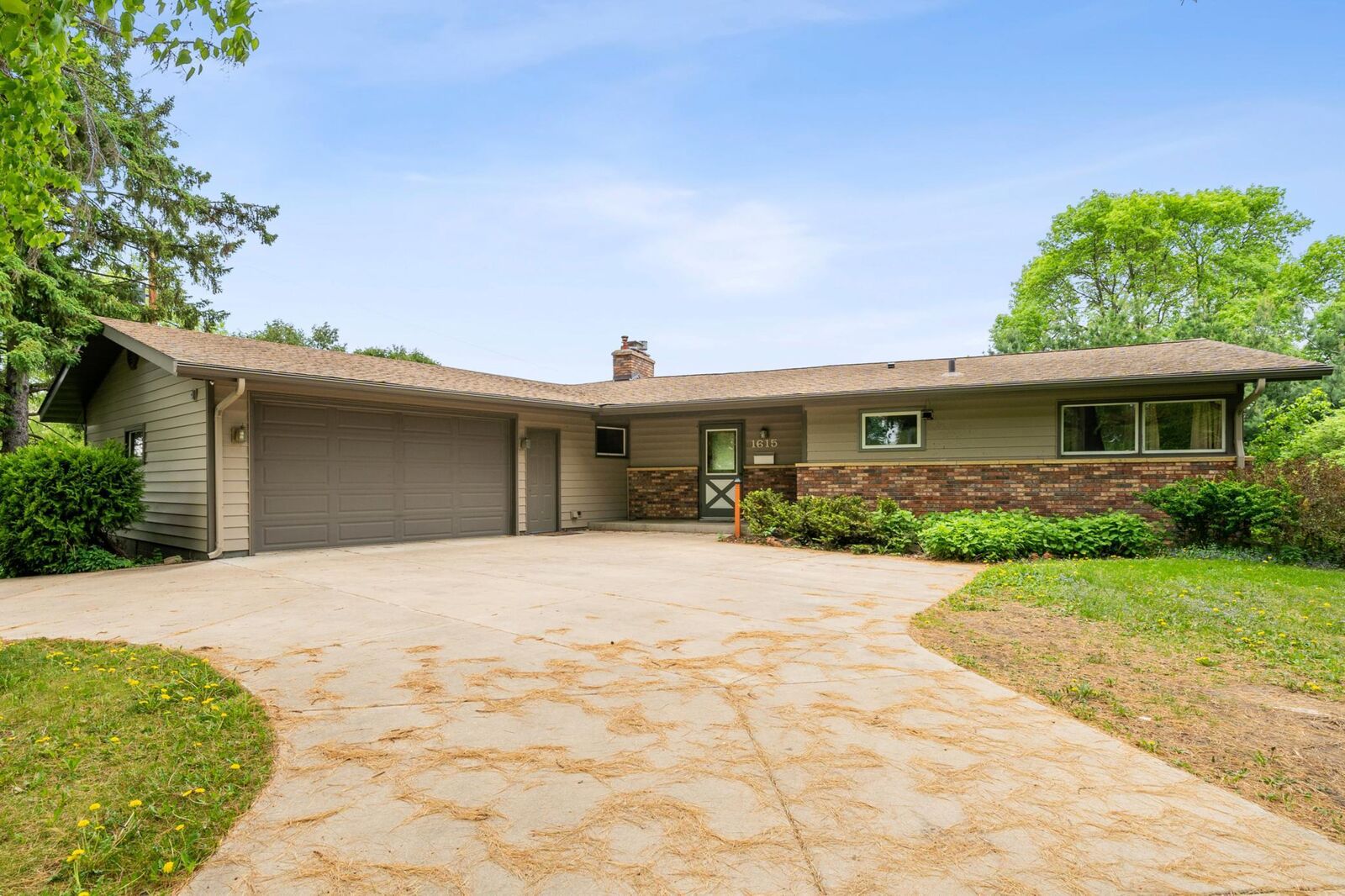 Property Photo:  1615 2nd Street N  MN 55082 