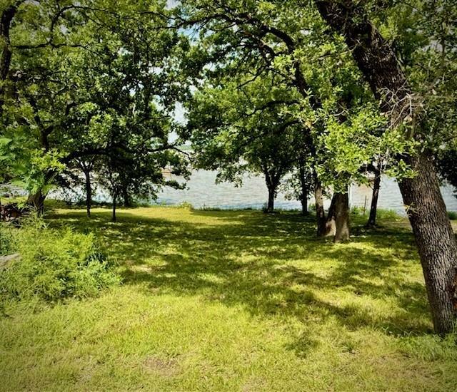 Property Photo: 224 Eagle Pointe N TX 76020