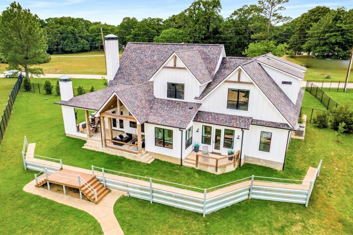 Property Photo: 205 Oak Creek Drive TX 75143