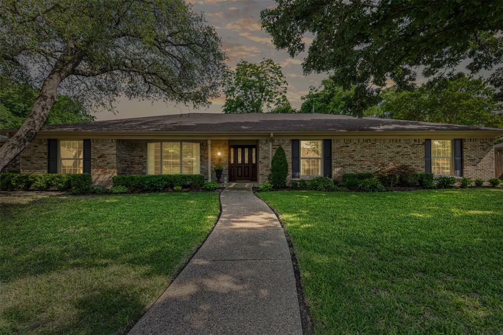 Property Photo: 7013 Miramar Circle TX 76126