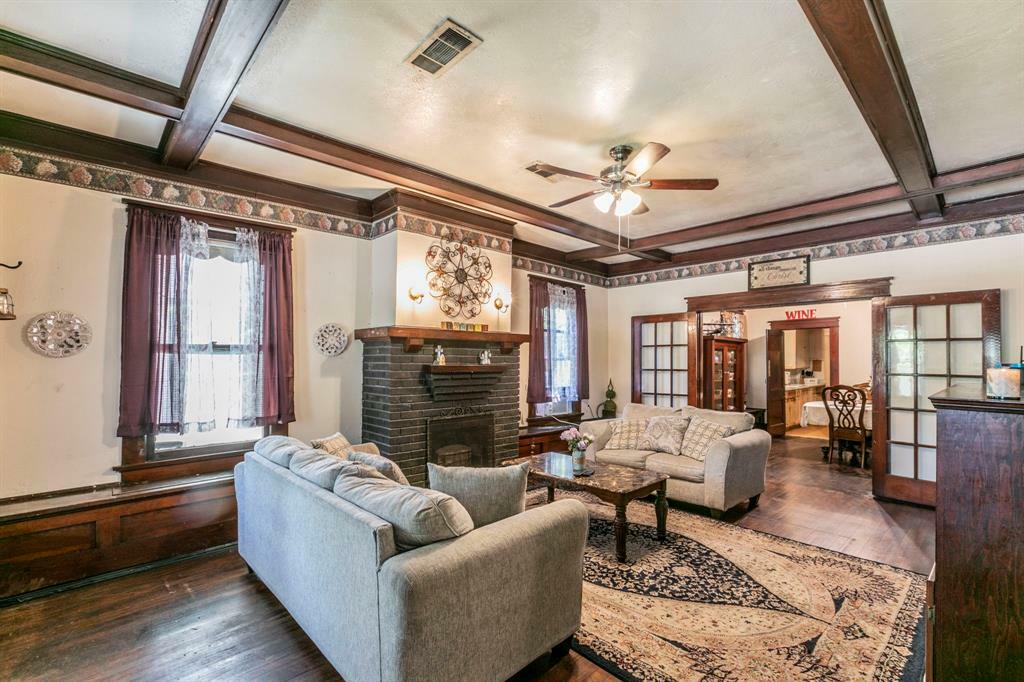 Property Photo: 1735 Marburg Street TX 75215