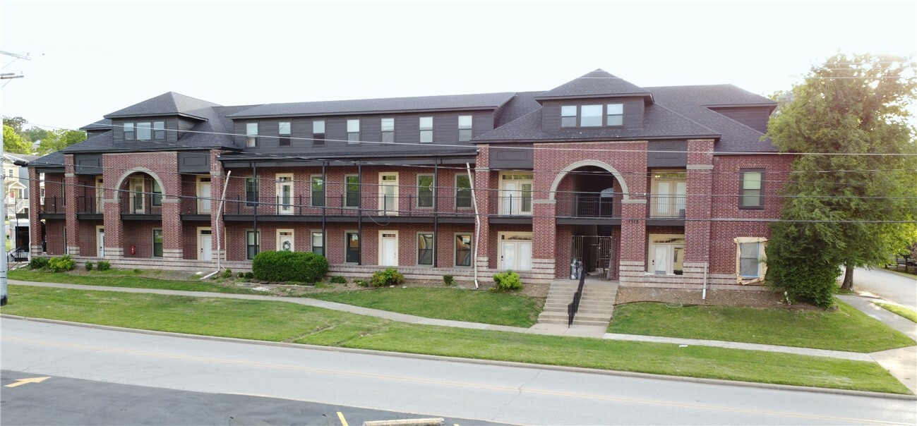 1115 N Leverett Avenue 105  Fayetteville AR 72703 photo