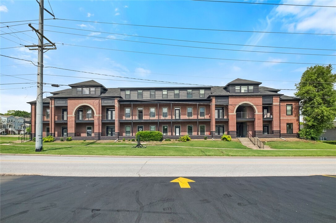 Property Photo: 1115 N Leverett Avenue 105 AR 72703