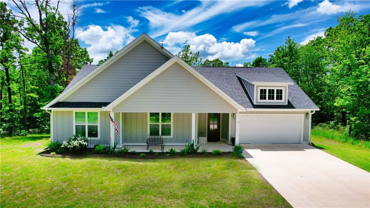 Property Photo: 1 Chichester Circle AR 72714