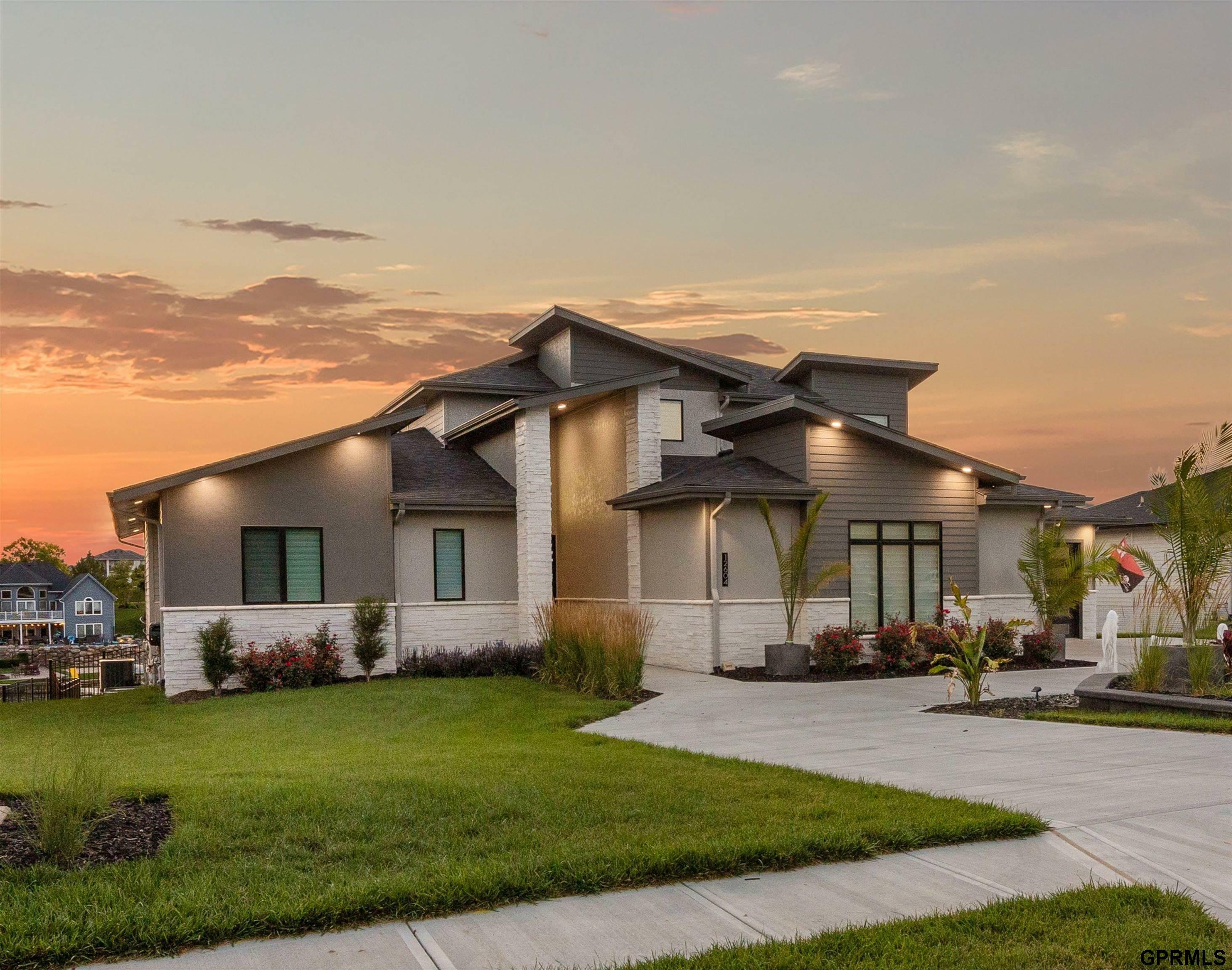 Property Photo: 12604 N 178th Circle NE 68007