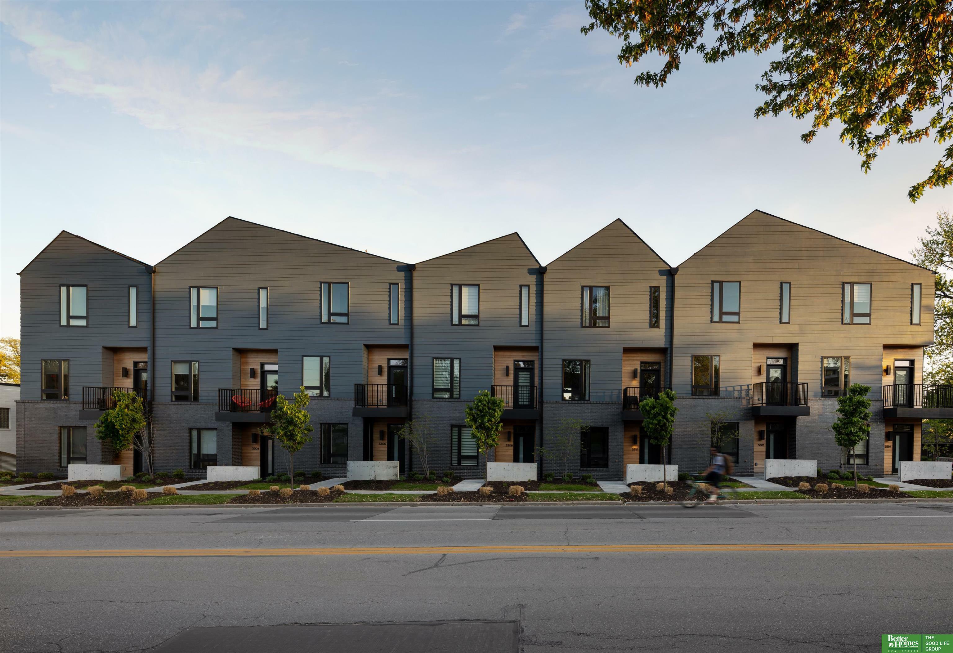 5301 Elmwood Plaza  Omaha NE 68106 photo