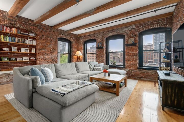 Property Photo: 21 Wormwood St 302 MA 02210