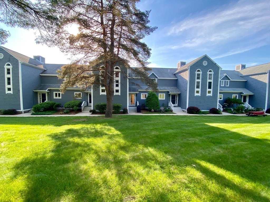 Property Photo:  4 Fairway Lane 4  MA 01504 