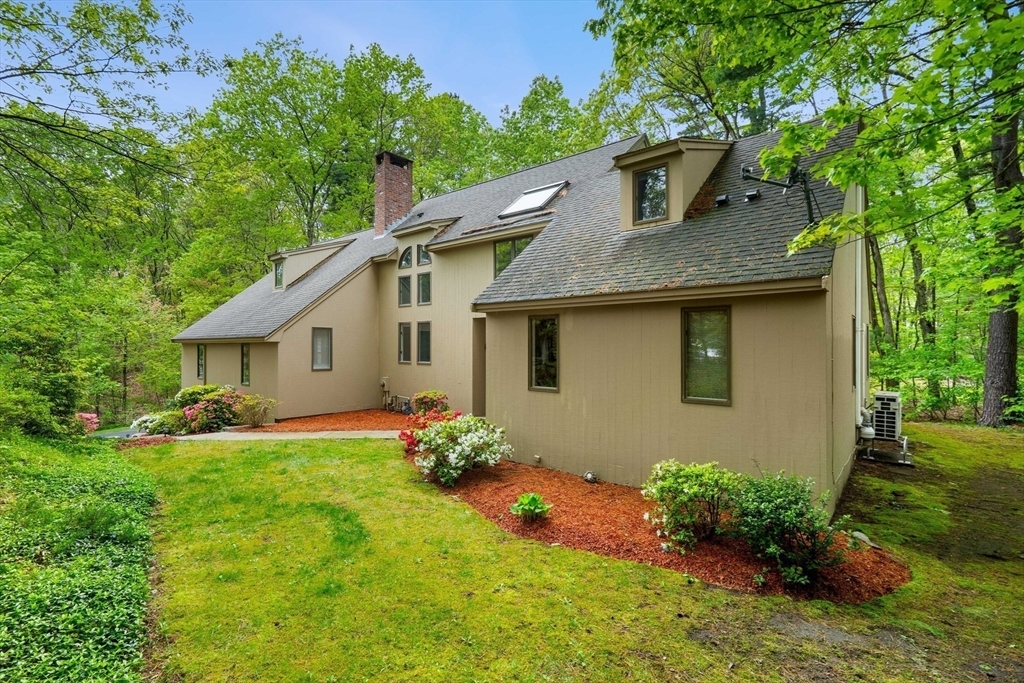 Property Photo: 285 Raleigh Tavern Lane MA 01845