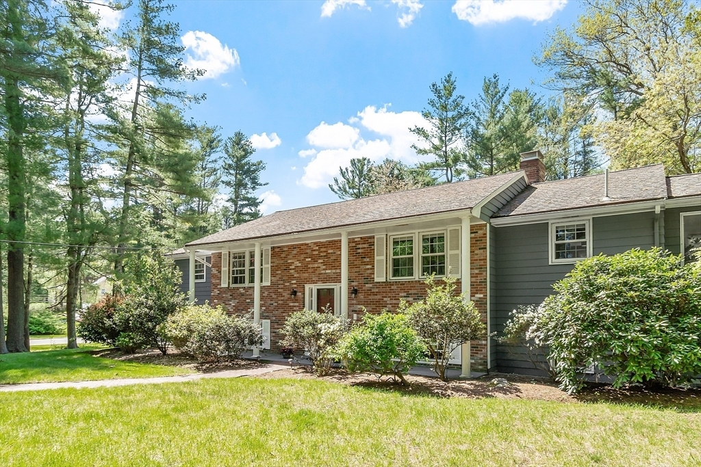 11 Farrwood  Andover MA 01810 photo