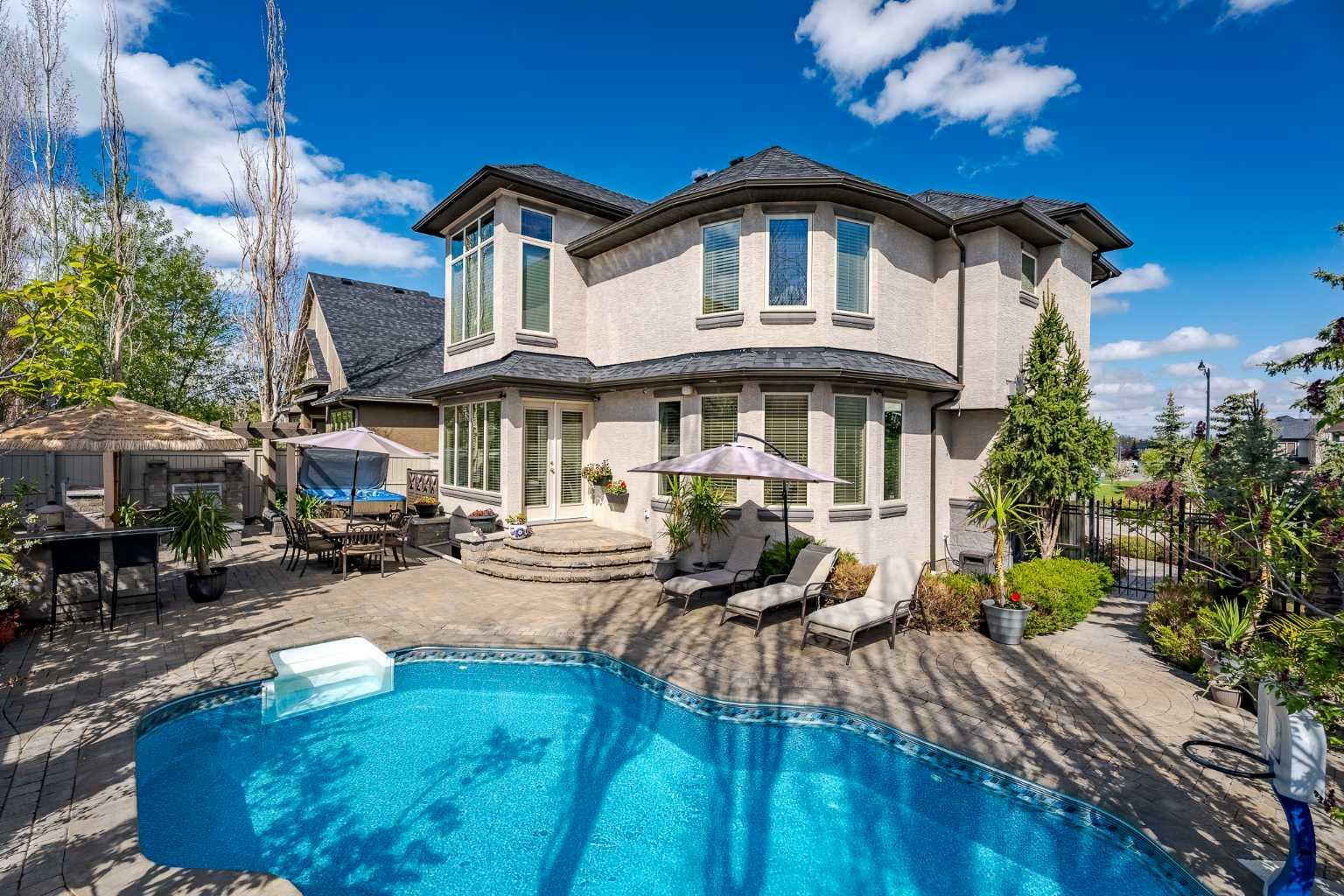 Property Photo: 208 Evergreen Circle SW AB T2Y 0B9