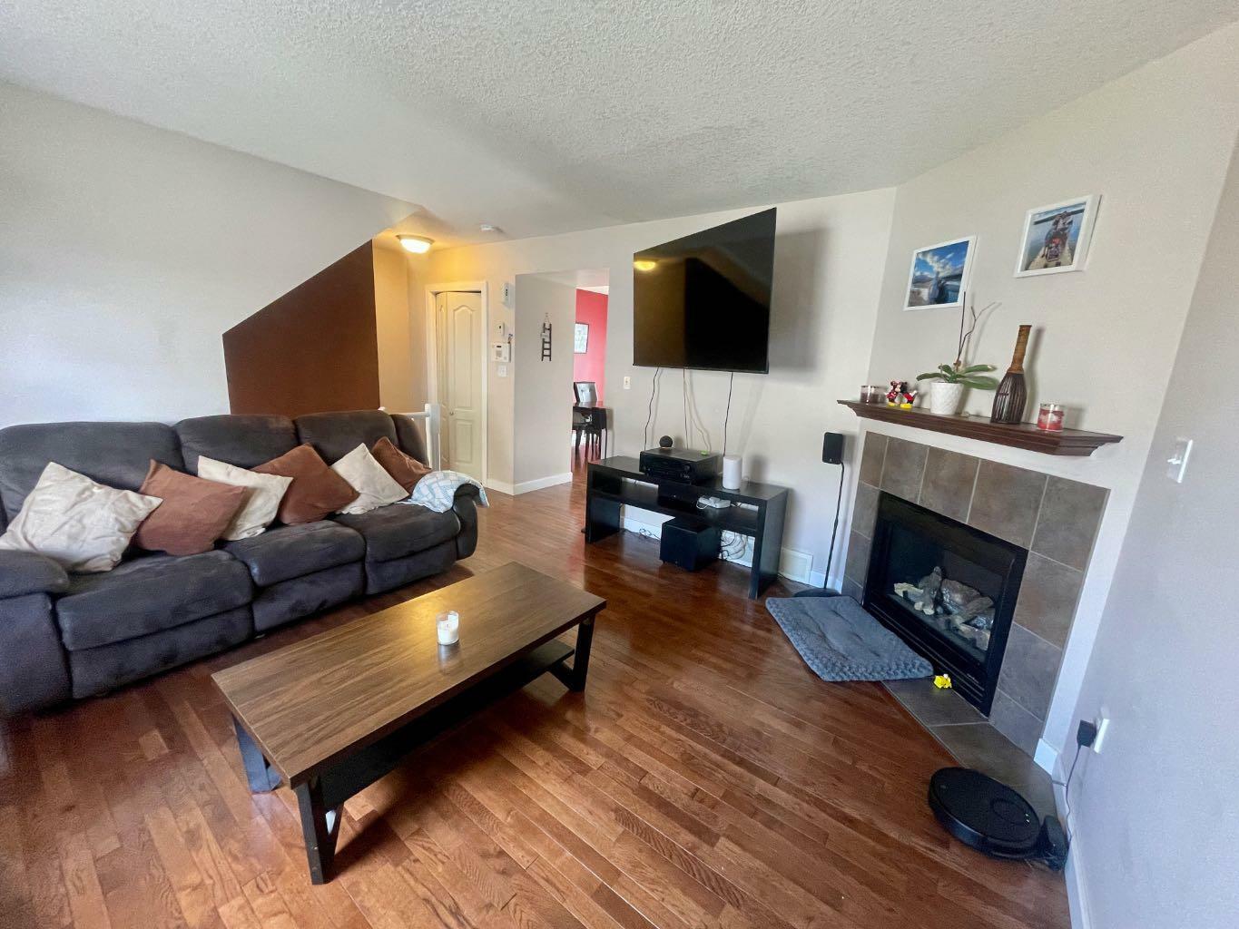 Property Photo:  1616 41 Street 11  AB T7E 0A5 