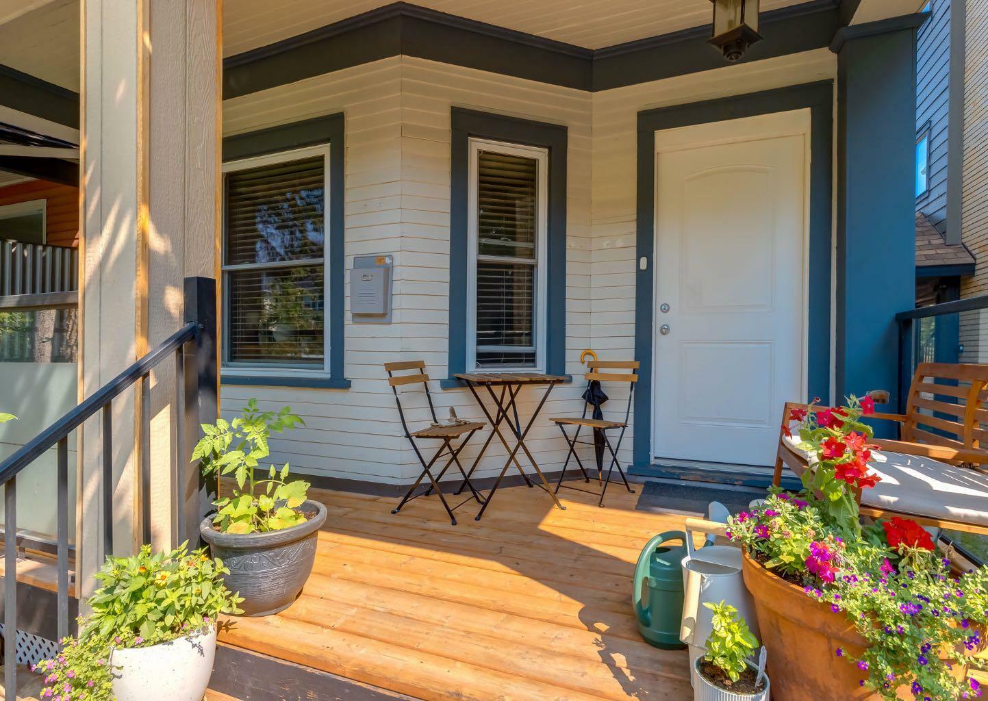 Property Photo: 522 21 Avenue SW AB T2S 0H1