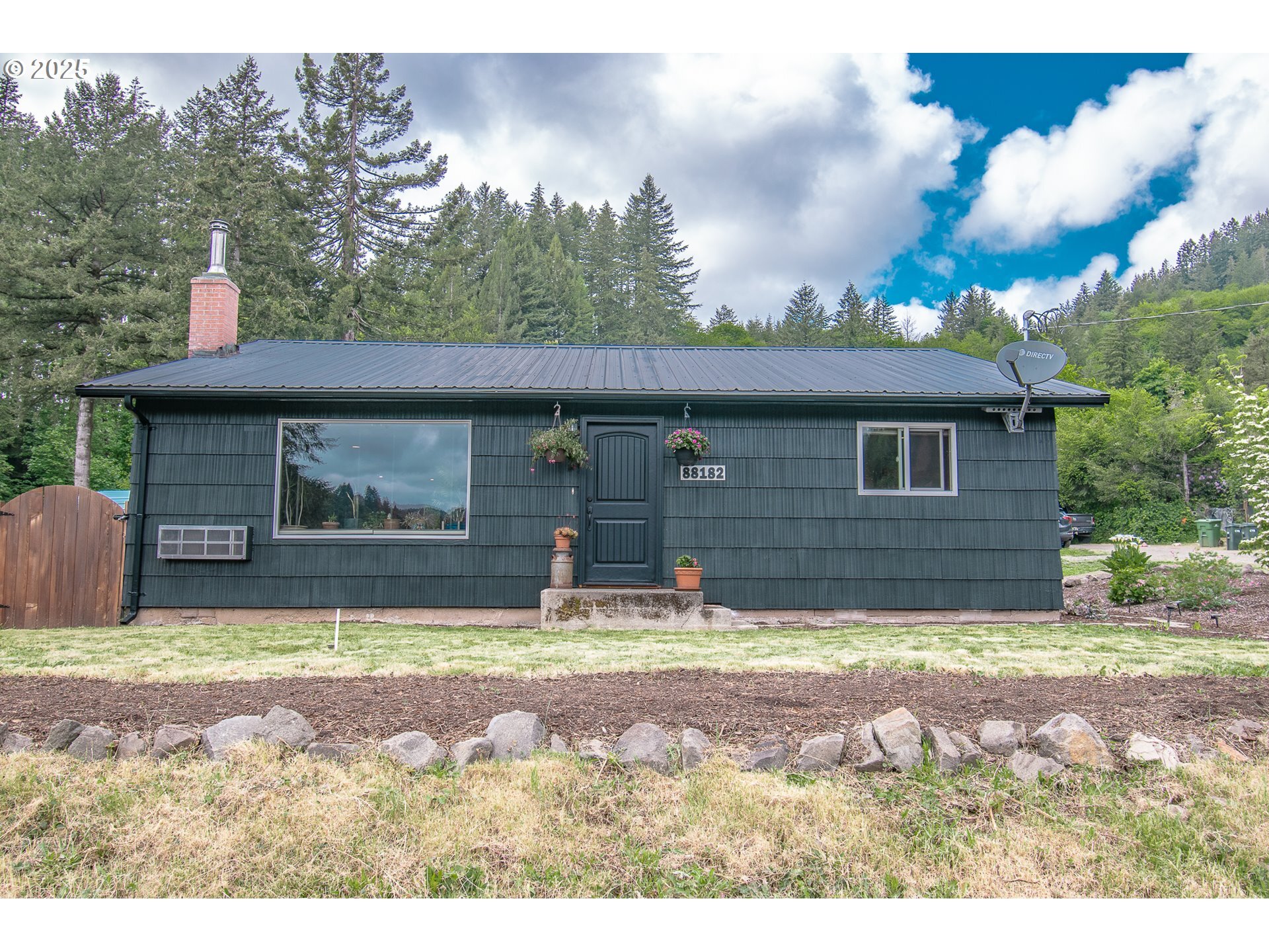 Property Photo: 88182 Chestnut St OR 97453