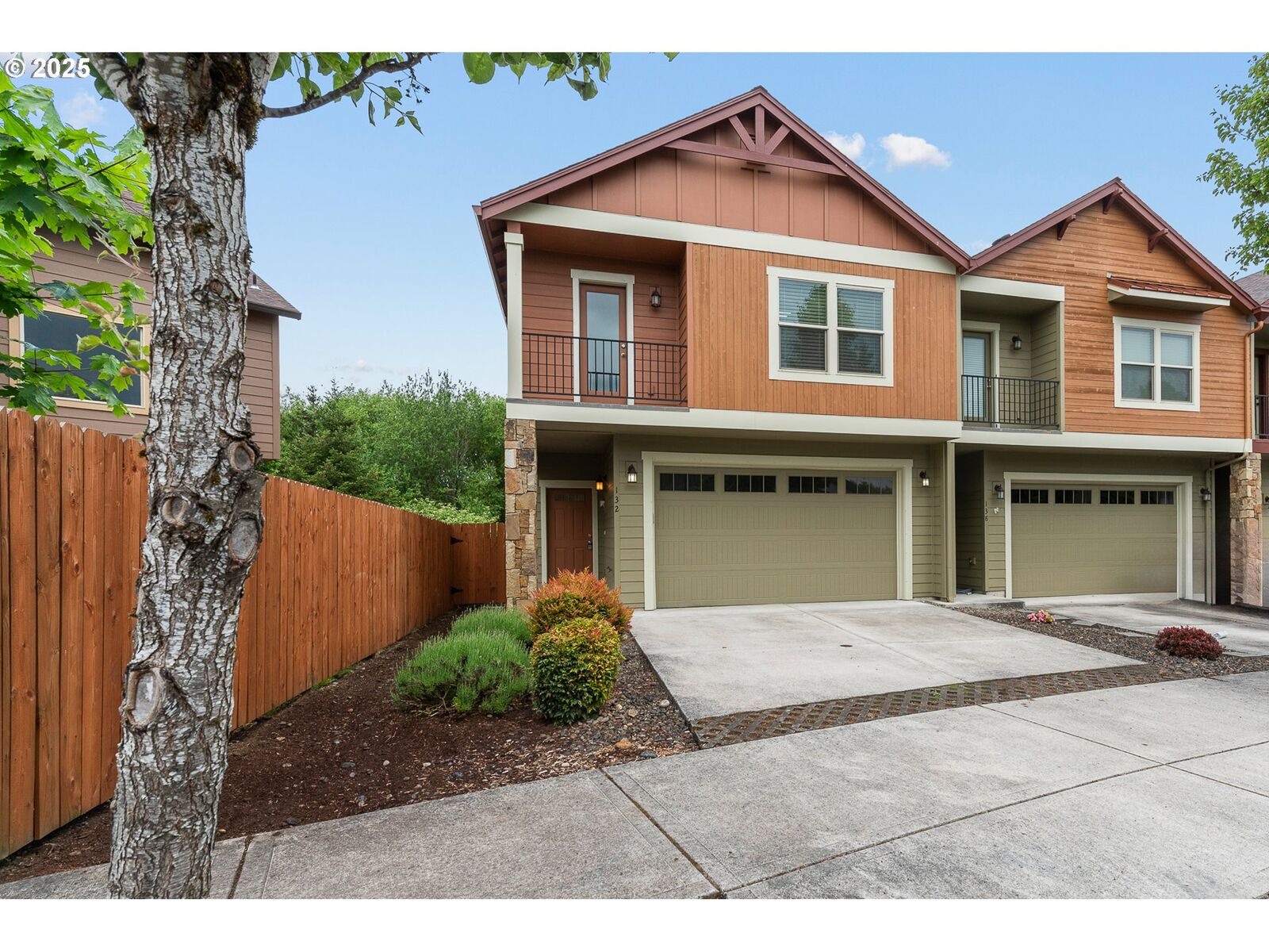 Property Photo: 132 N 41st Pl WA 98642