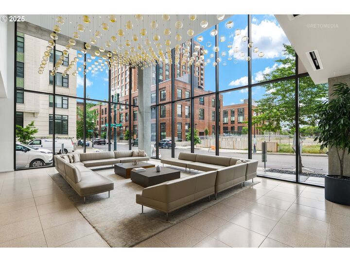 Property Photo:  1150 NW Quimby St 1106  OR 97209 