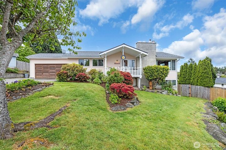 Property Photo:  23319  11th Place S  WA 98198 