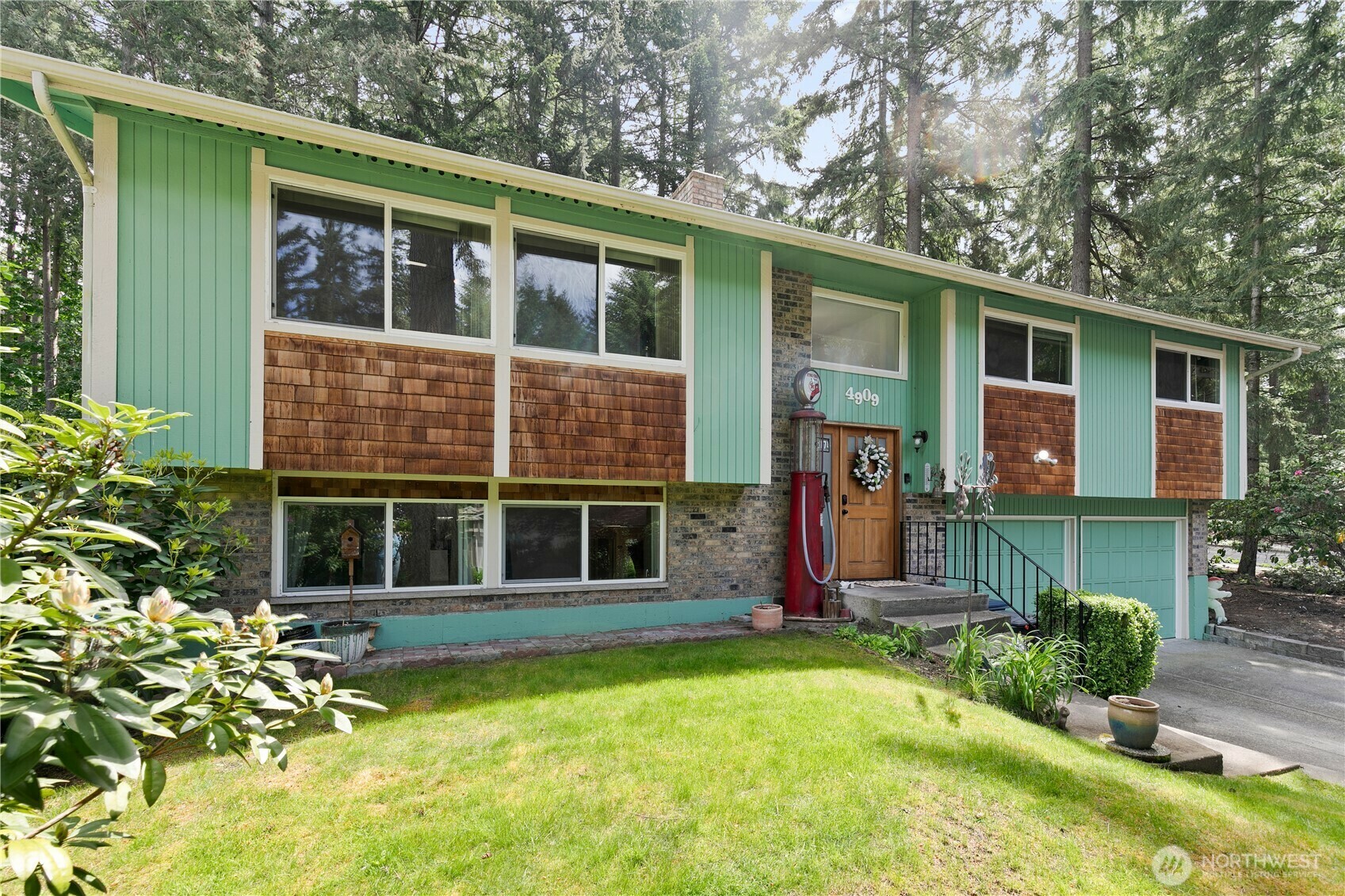 Property Photo: 4909 95th Avenue W WA 98467