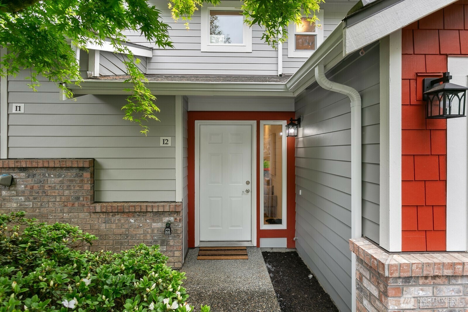 Property Photo: 23123 15th Avenue SE I2 WA 98021