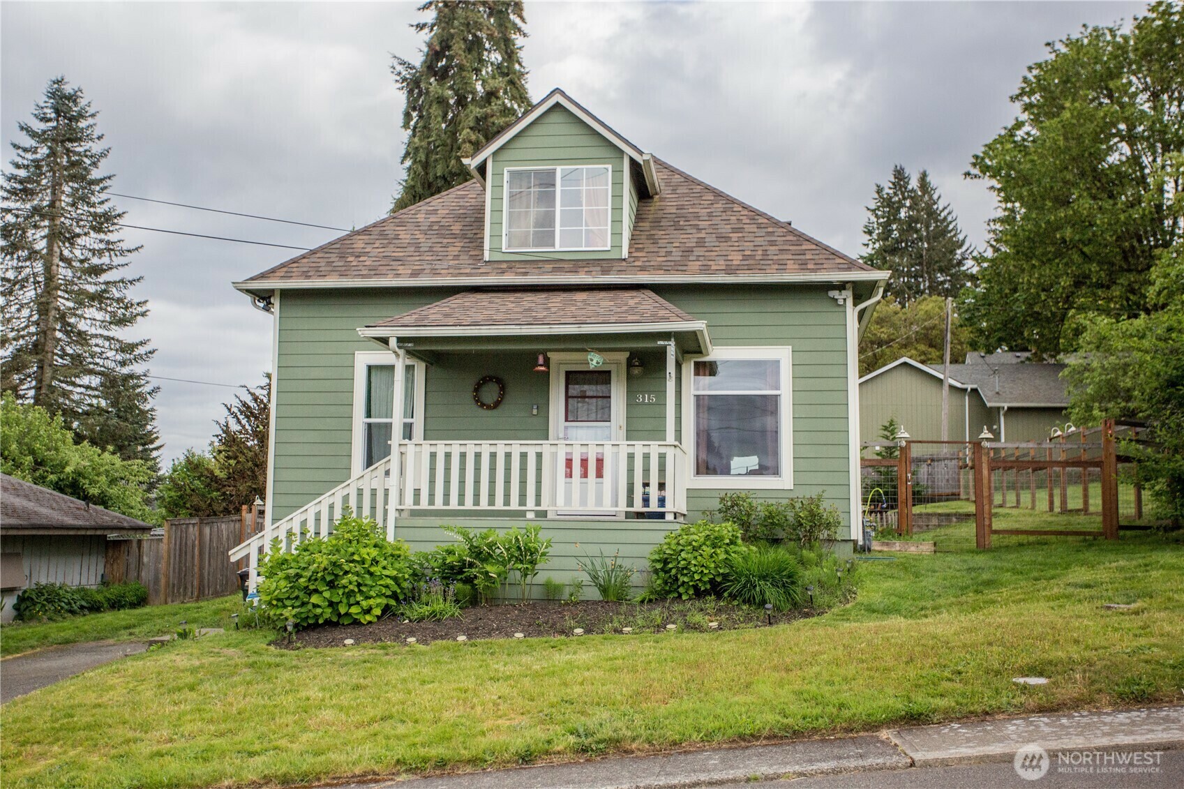 Property Photo: 315 SW C St WA 98512