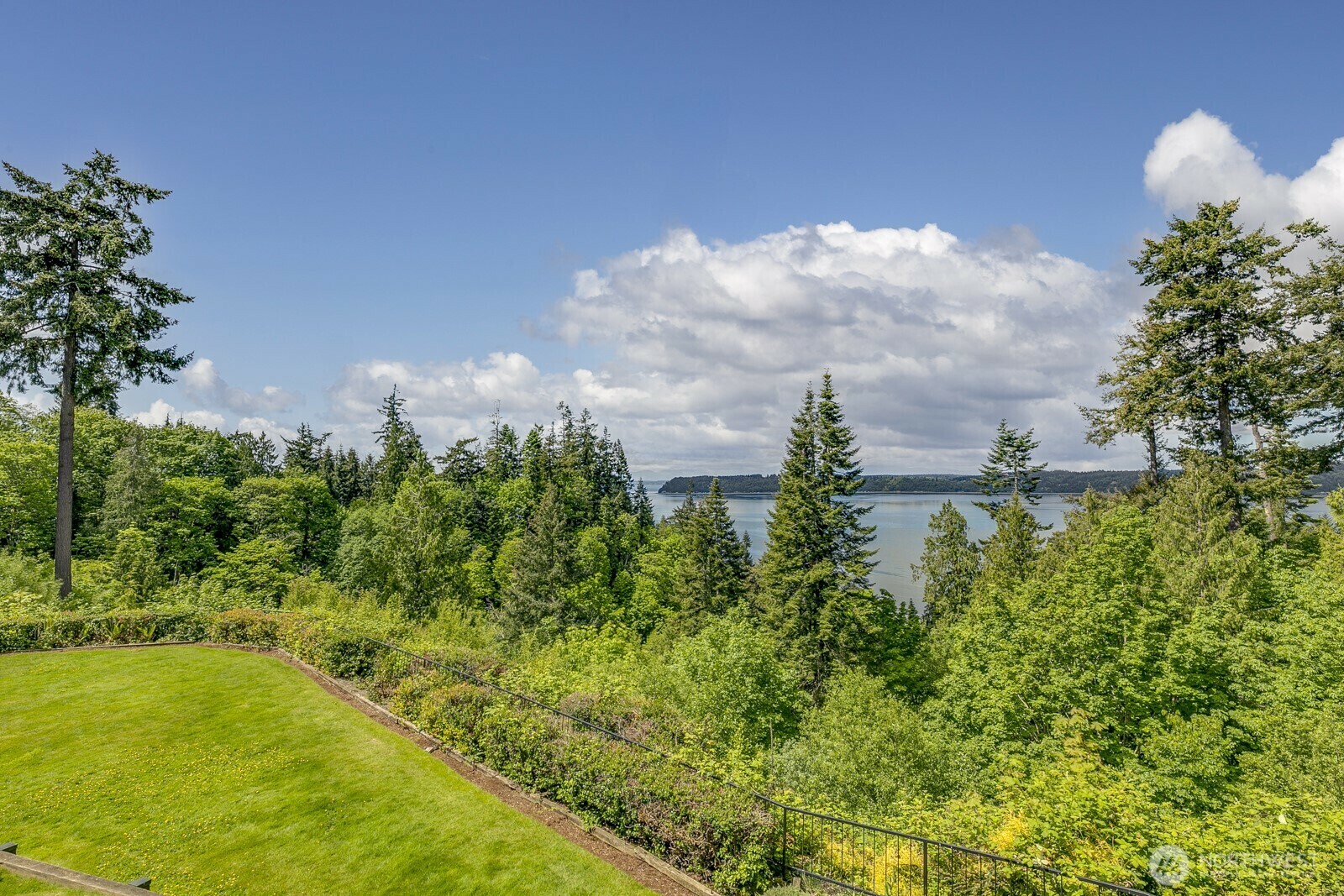 8260  53rd Avenue W 208  Mukilteo WA 98275 photo