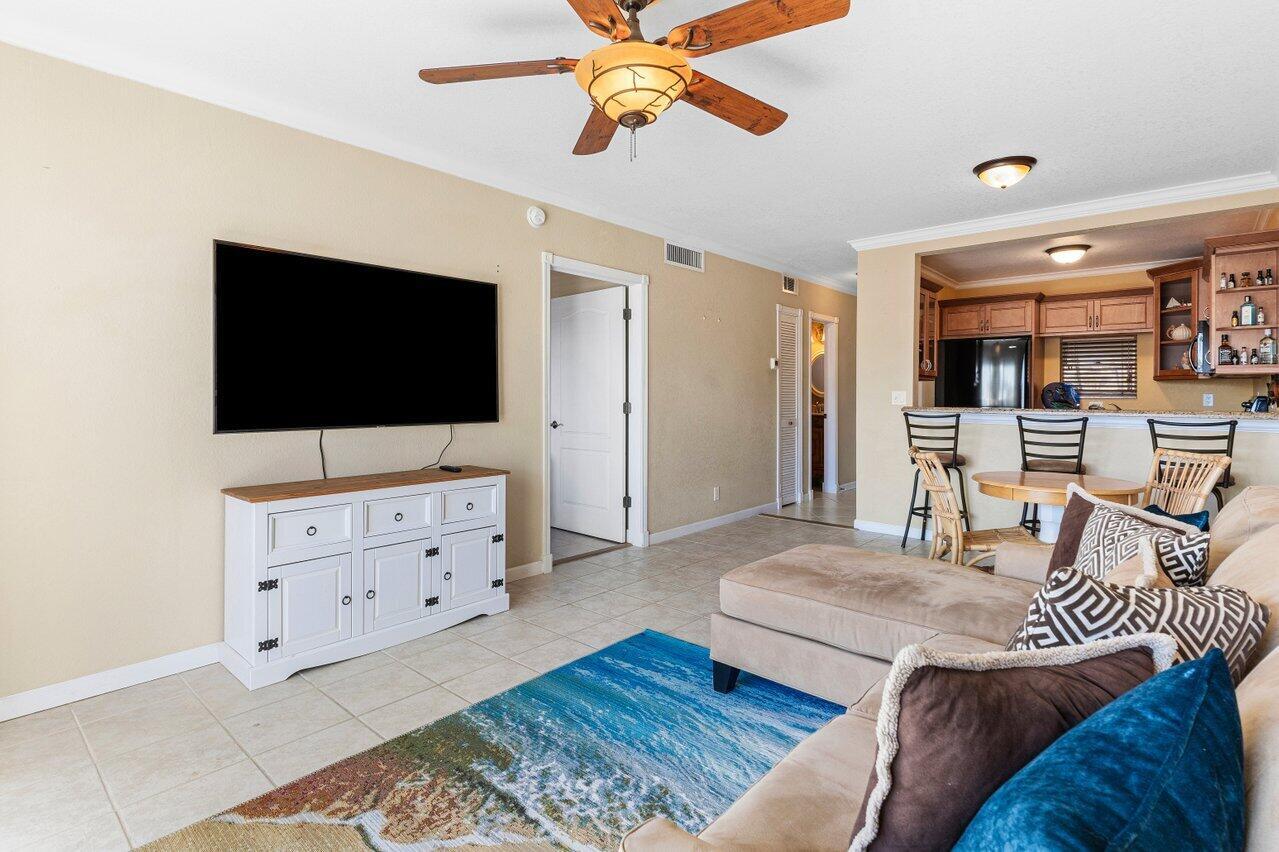Property Photo: 2201 SE 9th Street 107 FL 33062
