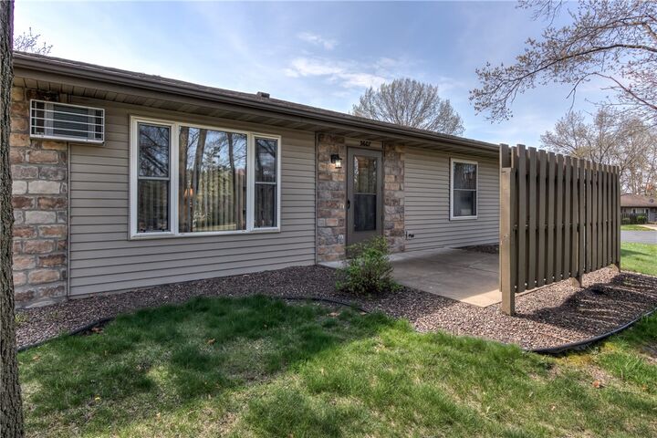 3607 Oak Tree Lane  Eau Claire WI 54701 photo