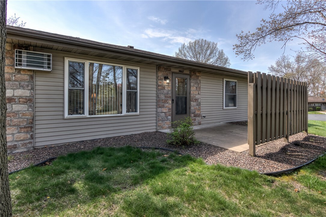 Property Photo: 3607 Oak Tree Lane WI 54701