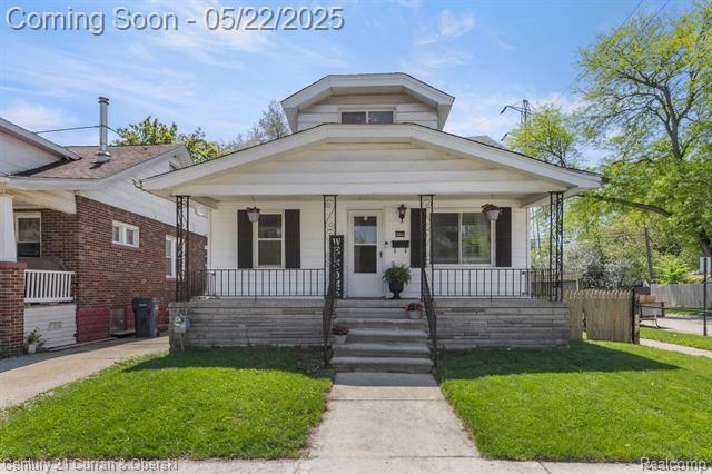Property Photo:  1089 White Avenue  MI 48146 